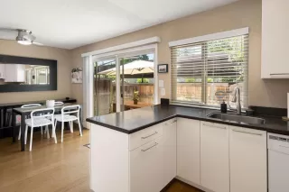 Photo #3: 221069962 Listing