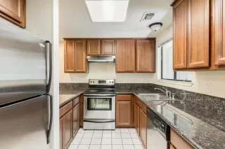 Photo #2: 221070747 Listing