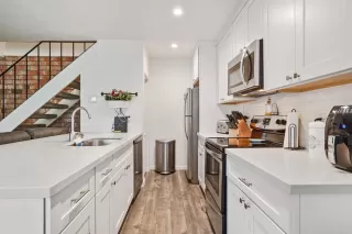 Photo #3: 221071784 Listing