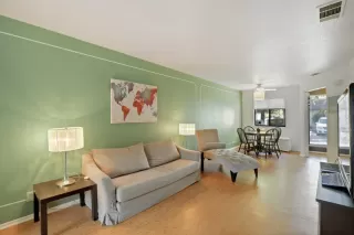 Photo #1: 221072409 Listing