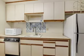 Photo #3: 221072409 Listing