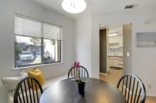 Photo #6: 221072409 Listing