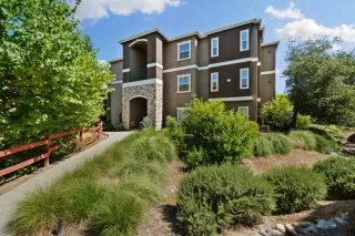 Photo #1: 221072445 Listing 