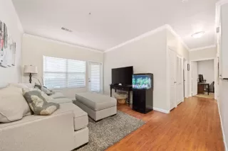 Photo #3: 221072445 Listing 