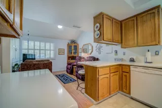 Photo #5: 221072450 Listing