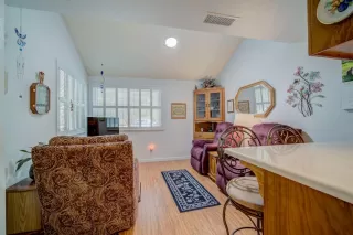 Photo #6: 221072450 Listing