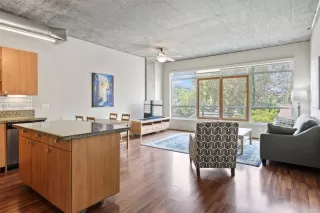 Photo #3: 221072462 Listing 