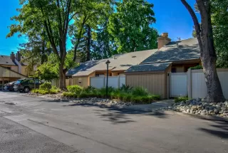 Photo #1: 221072488 Listing 