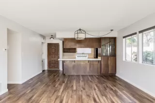 Photo #4: 221072737 Listing