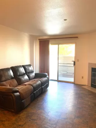 Photo #2: 221073684 Listing