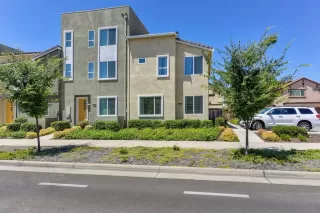 Photo #2: 221073748 Listing