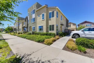 Photo #4: 221073748 Listing