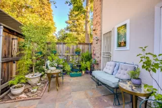 Photo #2: 221073903 Listing