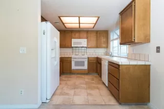 Photo #5: 221073992 Listing