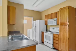 Photo #3: 221074399 Listing