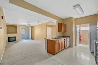 Photo #4: 221074399 Listing