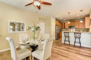 Photo #2: 221074424 Listing