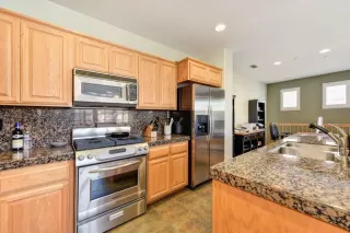 Photo #5: 221074847 Listing