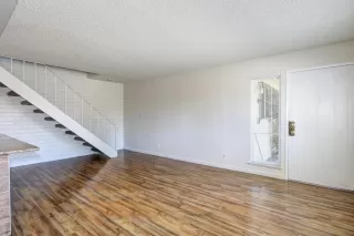 Photo #4: 221075011 Listing