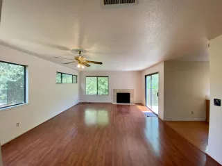 Photo #6: 221076086 Listing
