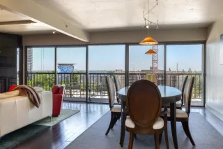 Photo #5: 221076318 Listing