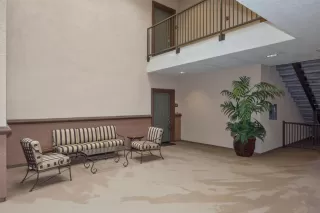 Photo #2: 221076465 Listing