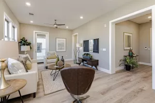 Photo #6: 221077141 Listing