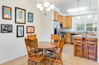 Photo #5: 221077614 Listing 