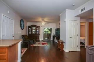 Photo #4: 221077948 Listing