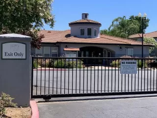 Photo #3: 221078926 Listing