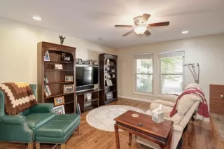 Photo #3: 221079159 Listing