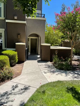 Photo #1: 221079707 Listing 