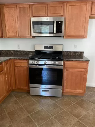 Photo #4: 221079707 Listing 