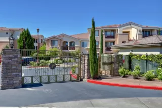 Photo #1: 221079791 Listing 