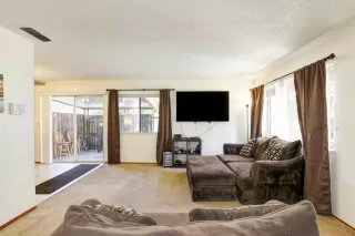 Photo #4: 221079902 Listing 