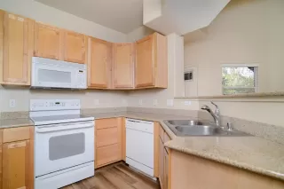 Photo #5: 221080620 Listing