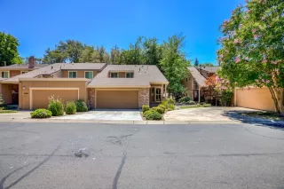 Photo #1: 221081403 Listing 