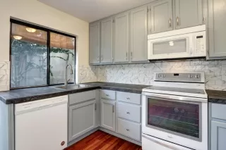 Photo #4: 221083312 Listing