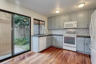 Photo #5: 221083312 Listing