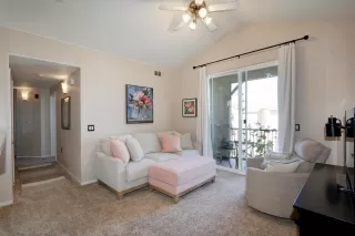 Photo #2: 221083399 Listing