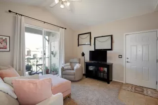 Photo #3: 221083399 Listing