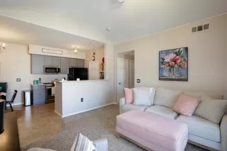 Photo #4: 221083399 Listing