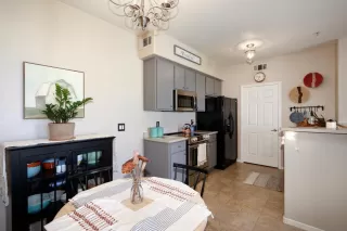 Photo #5: 221083399 Listing