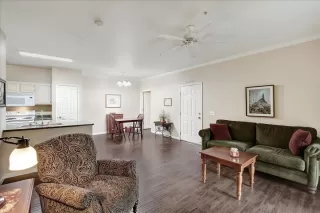 Photo #2: 221083840 Listing 