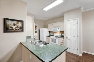 Photo #5: 221083840 Listing 