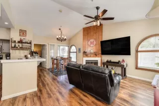 Photo #1: 221083882 Listing 