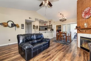 Photo #2: 221083882 Listing 