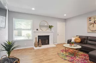 Photo #5: 221083967 Listing