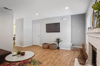 Photo #6: 221083967 Listing