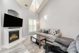 Photo #2: 221084582 Listing